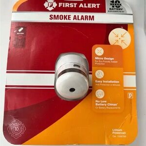 One (Qty 1) First Alert Smoke Alarm 🚨 New Year- check off your to do’s! 💫
